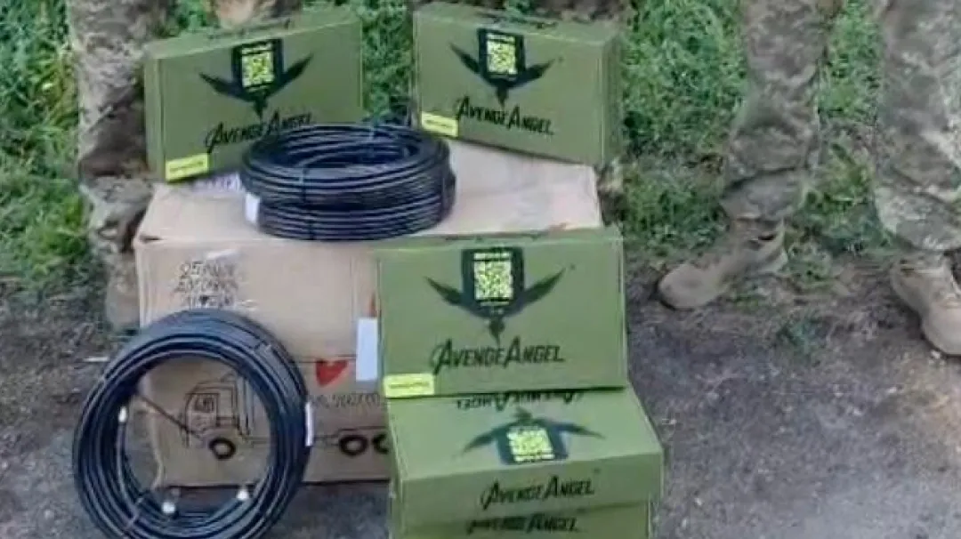 5 ретрансляторів AvengeAngel Big Hulk і 4 додаткові батареї до DJI Matrice 30T